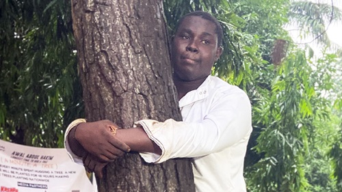 #MAXNEWS: Ghanaian Sets Record for Longest Tree Hug, Guinness World ...
